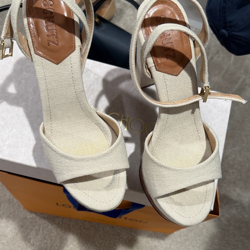 SCHUTZ Women's Beige Sandals